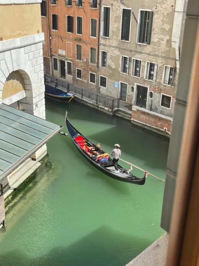 Casanova Fenice - Canal View Венеция Экстерьер фото