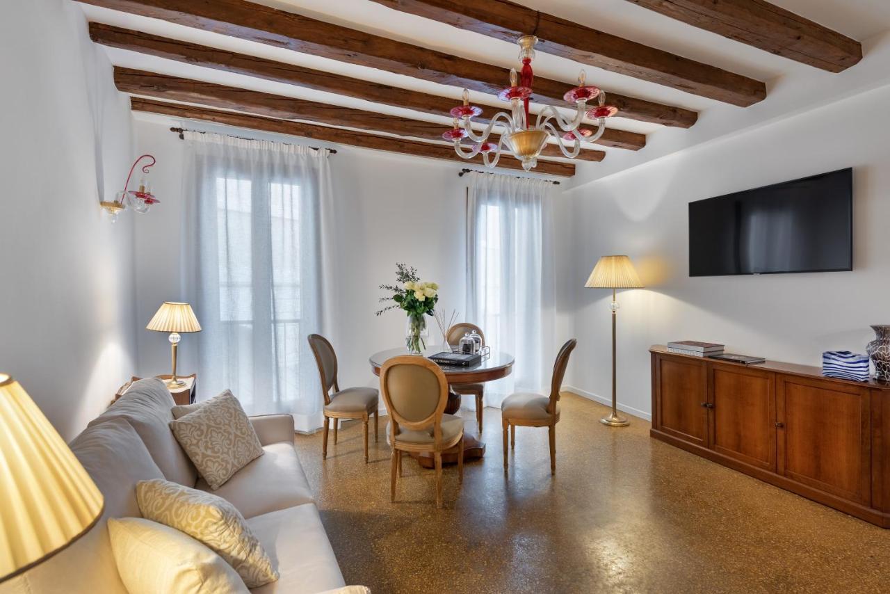 Casanova Fenice - Canal View Венеция Экстерьер фото