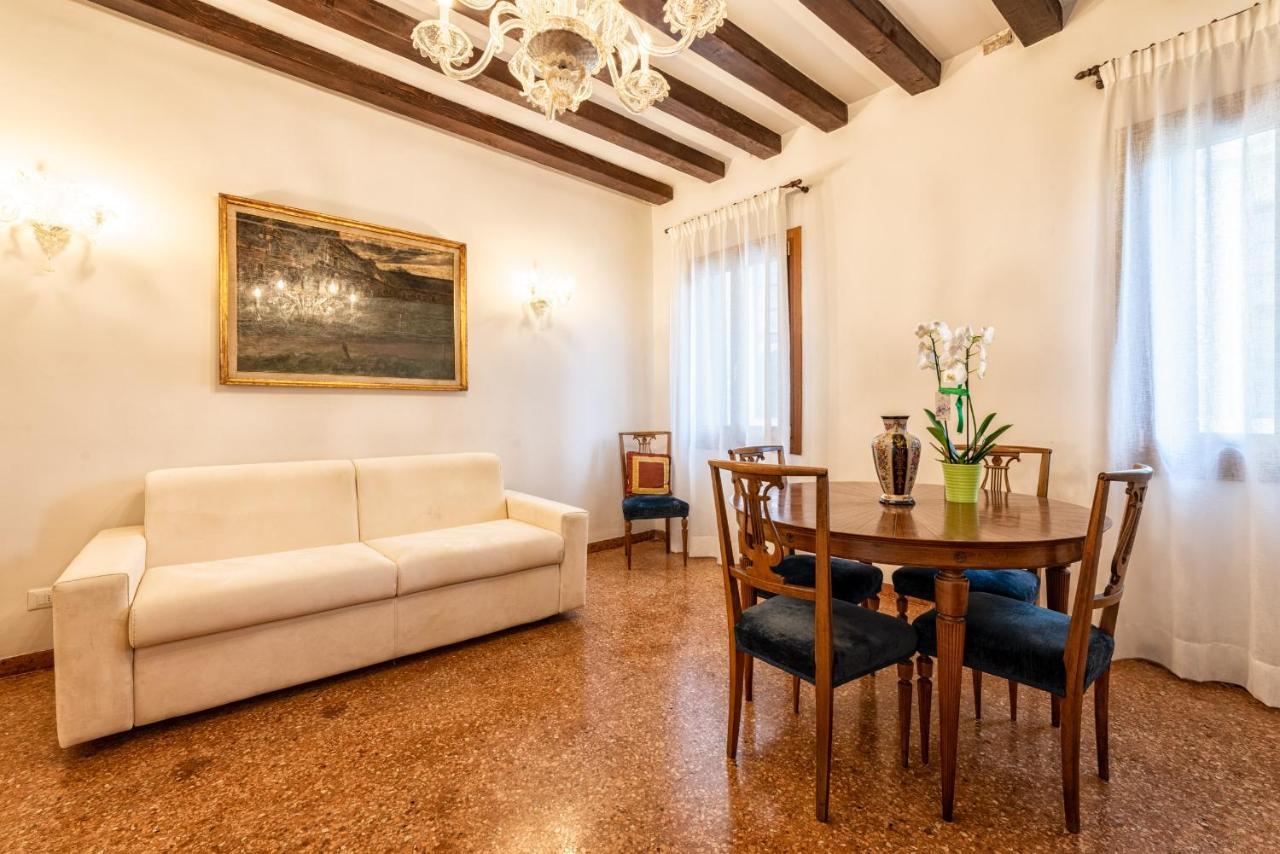 Casanova Fenice - Canal View Венеция Экстерьер фото