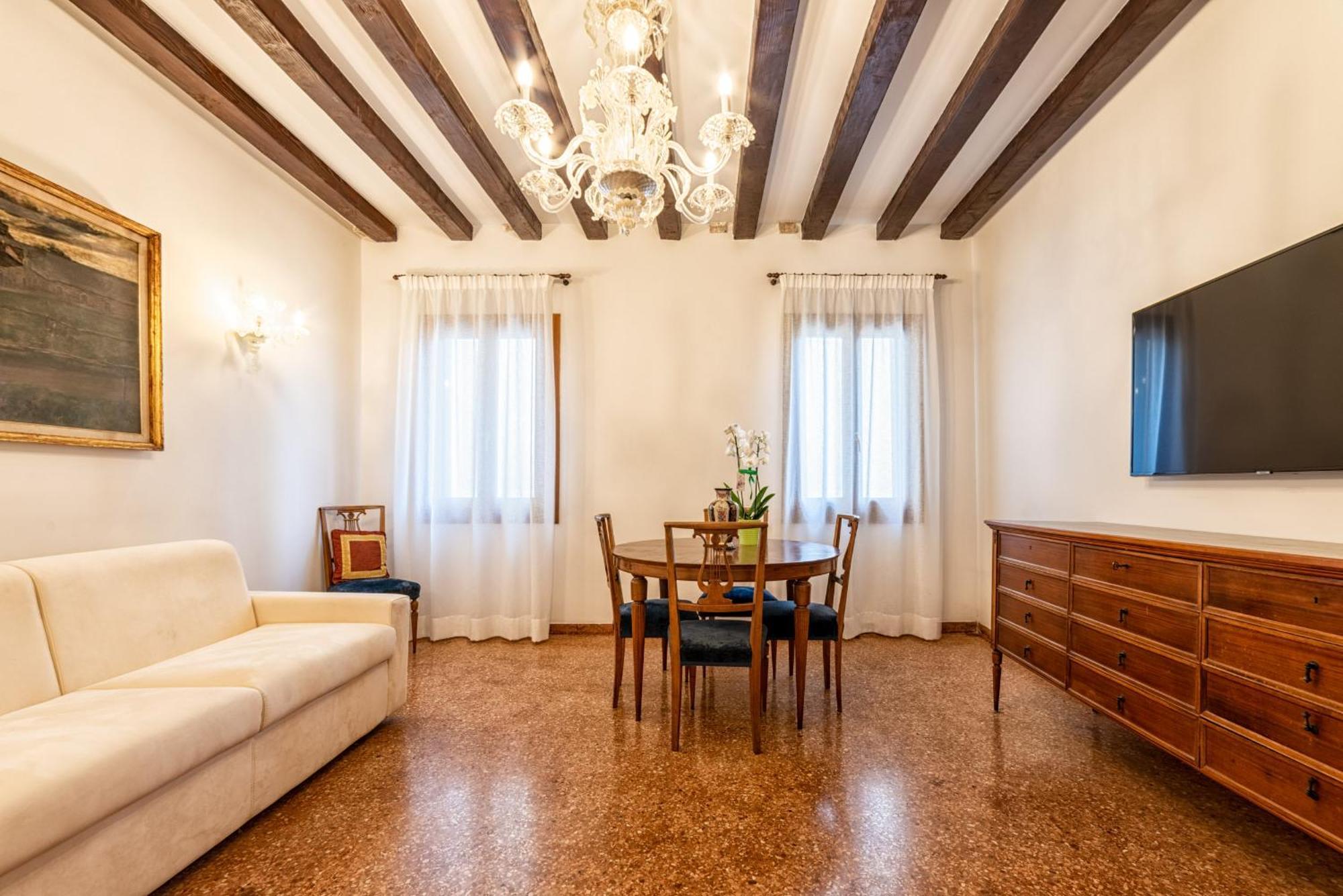 Casanova Fenice - Canal View Венеция Номер фото